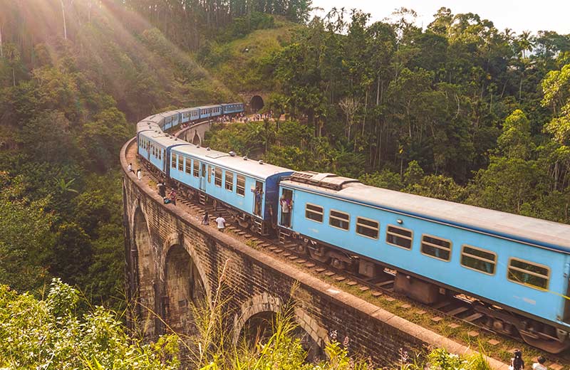 Can Sri Lanka be toured by Railways?